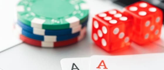 Poker trực tuyến vs Poker tiêu chuẩn - Sự khác biệt là gì?
