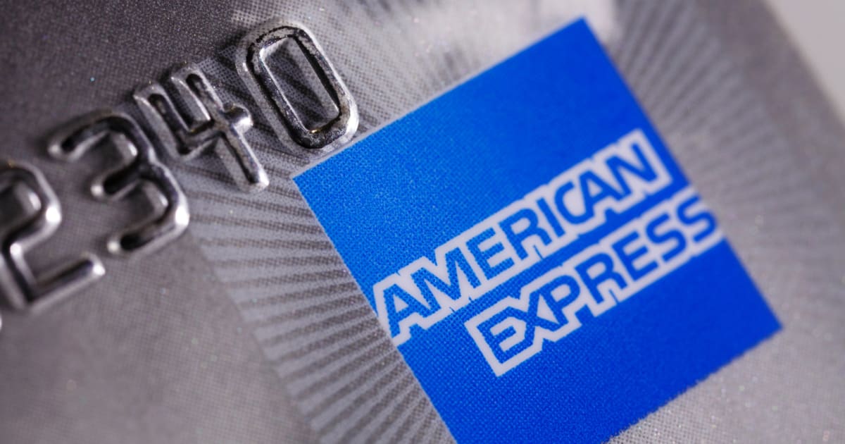 American Express so với các phương thức thanh toán khác
